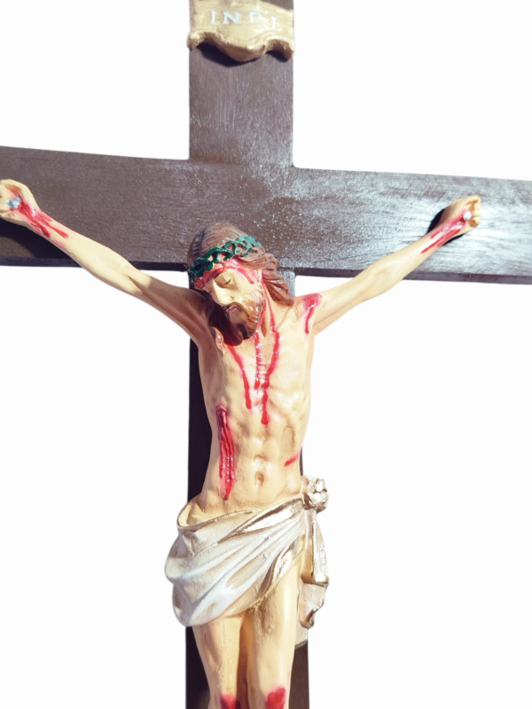 Crucifixo de Parede Barroco Com Cruz de Madeira Gesso Premium - Image 3
